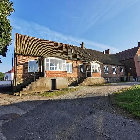 Gamla Skolan Rum & Oevernattning I Spjutstorp Apartman Kültér fotó