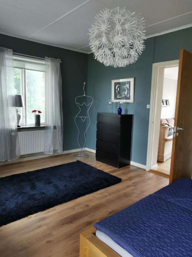 Gamla Skolan Rum & Oevernattning I Spjutstorp Apartman Kültér fotó