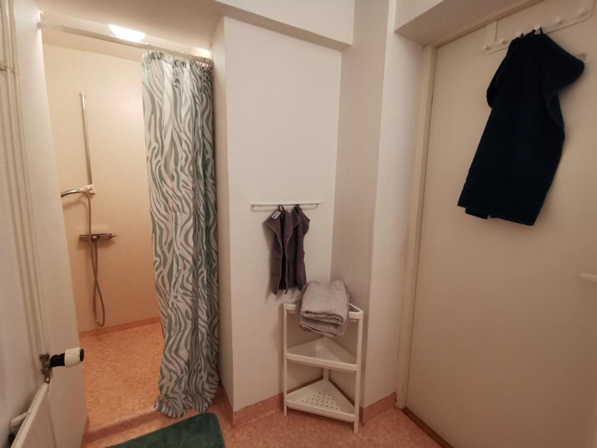Gamla Skolan Rum & Oevernattning I Spjutstorp Apartman Kültér fotó