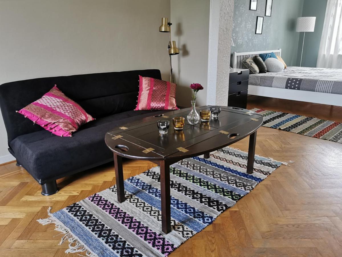 Gamla Skolan Rum & Oevernattning I Spjutstorp Apartman Kültér fotó