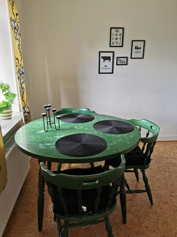 Gamla Skolan Rum & Oevernattning I Spjutstorp Apartman Kültér fotó