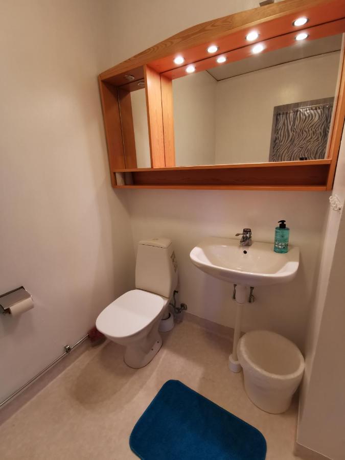 Gamla Skolan Rum & Oevernattning I Spjutstorp Apartman Kültér fotó